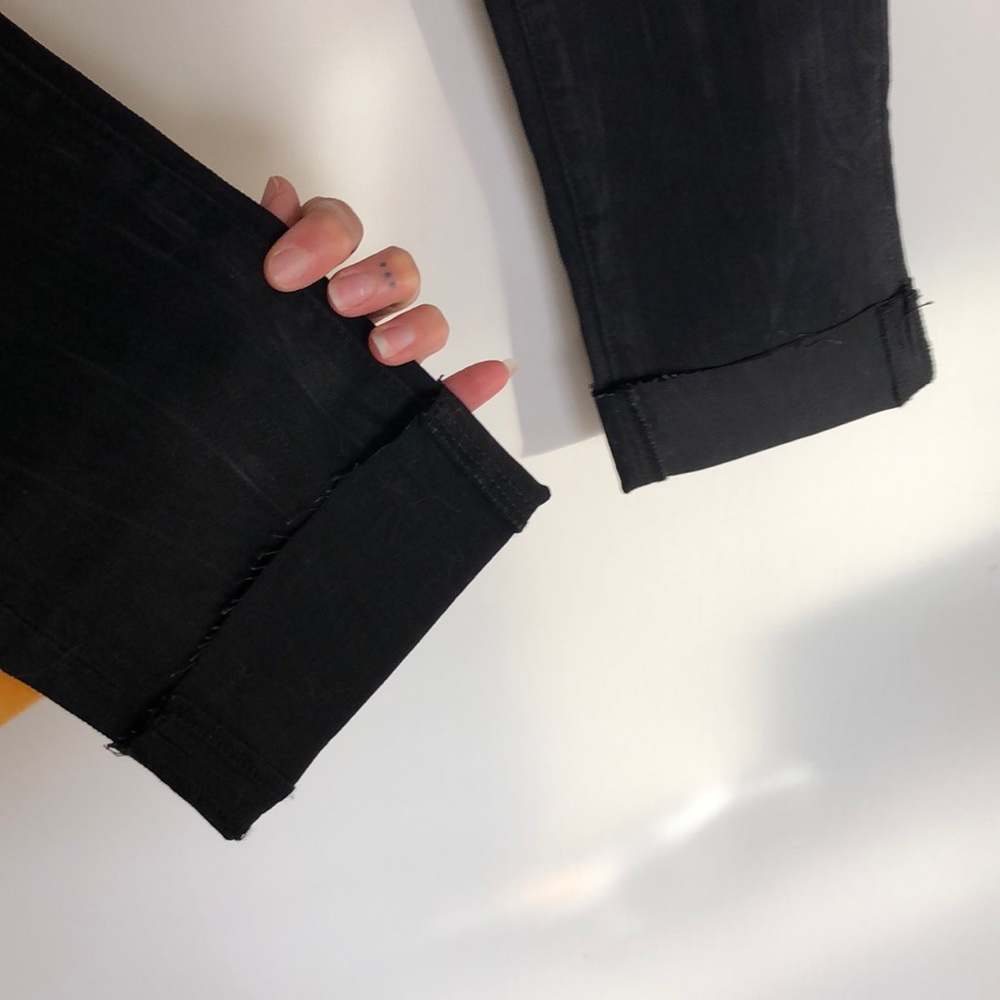 Blank NYC distressed black jeans - Picture 5 of 6